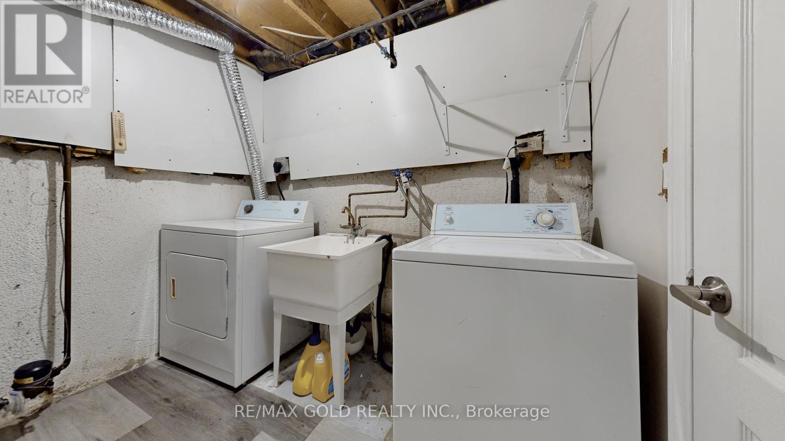 12 Glencastle Square, Brampton, Ontario  L6S 2H8 - Photo 45 - W12703906