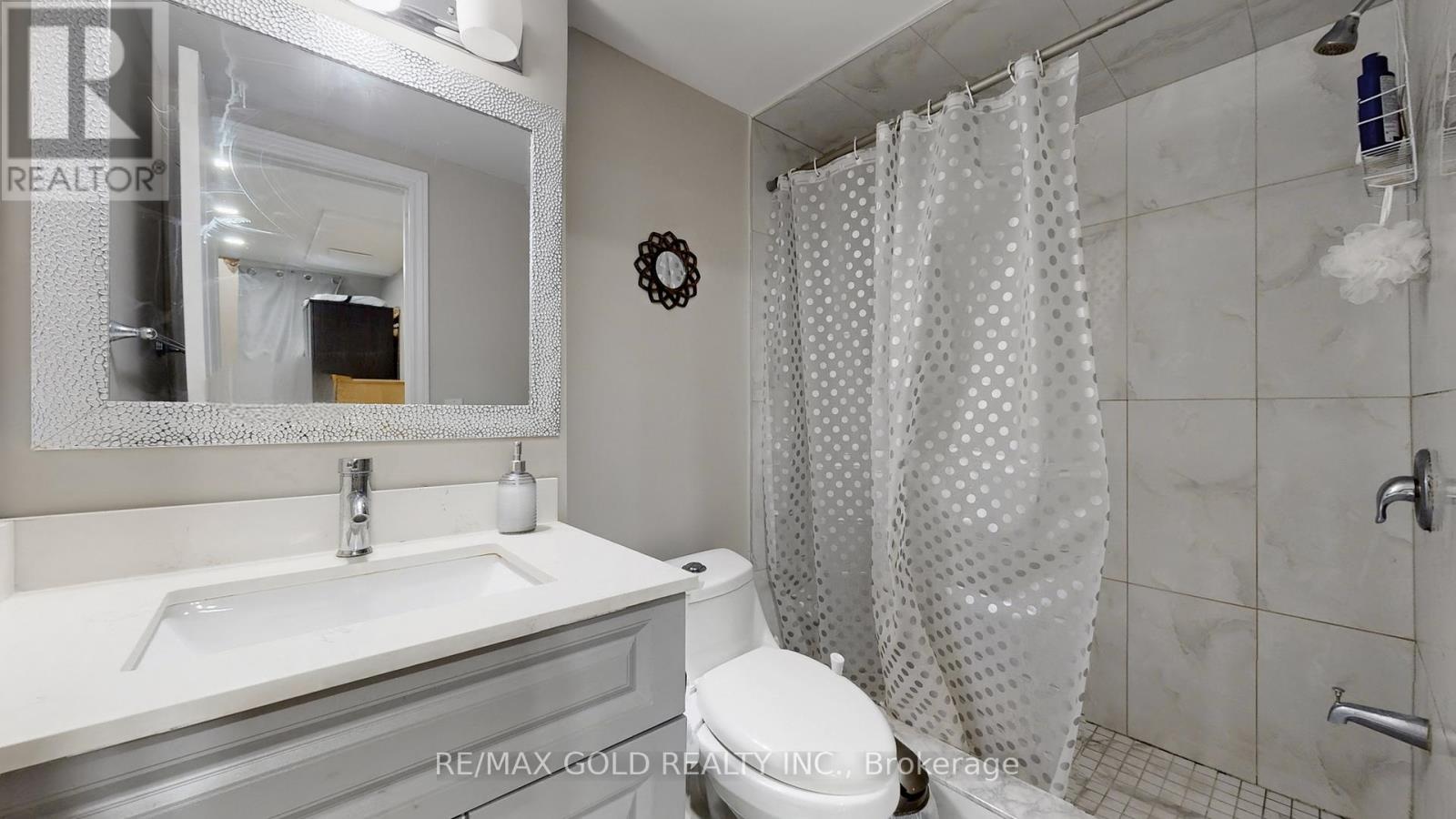12 Glencastle Square, Brampton, Ontario  L6S 2H8 - Photo 43 - W12703906