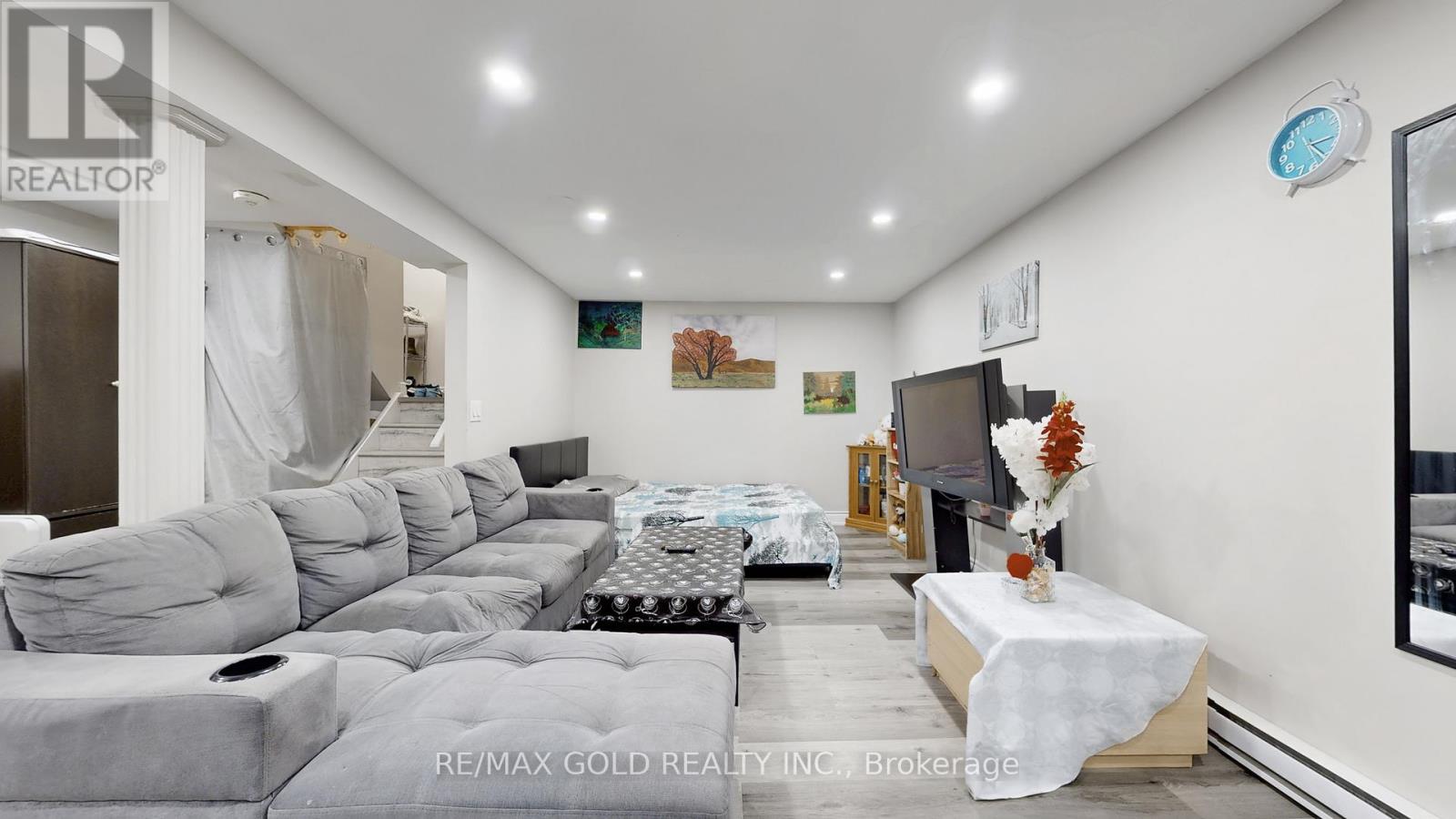 12 Glencastle Square, Brampton, Ontario  L6S 2H8 - Photo 37 - W12703906