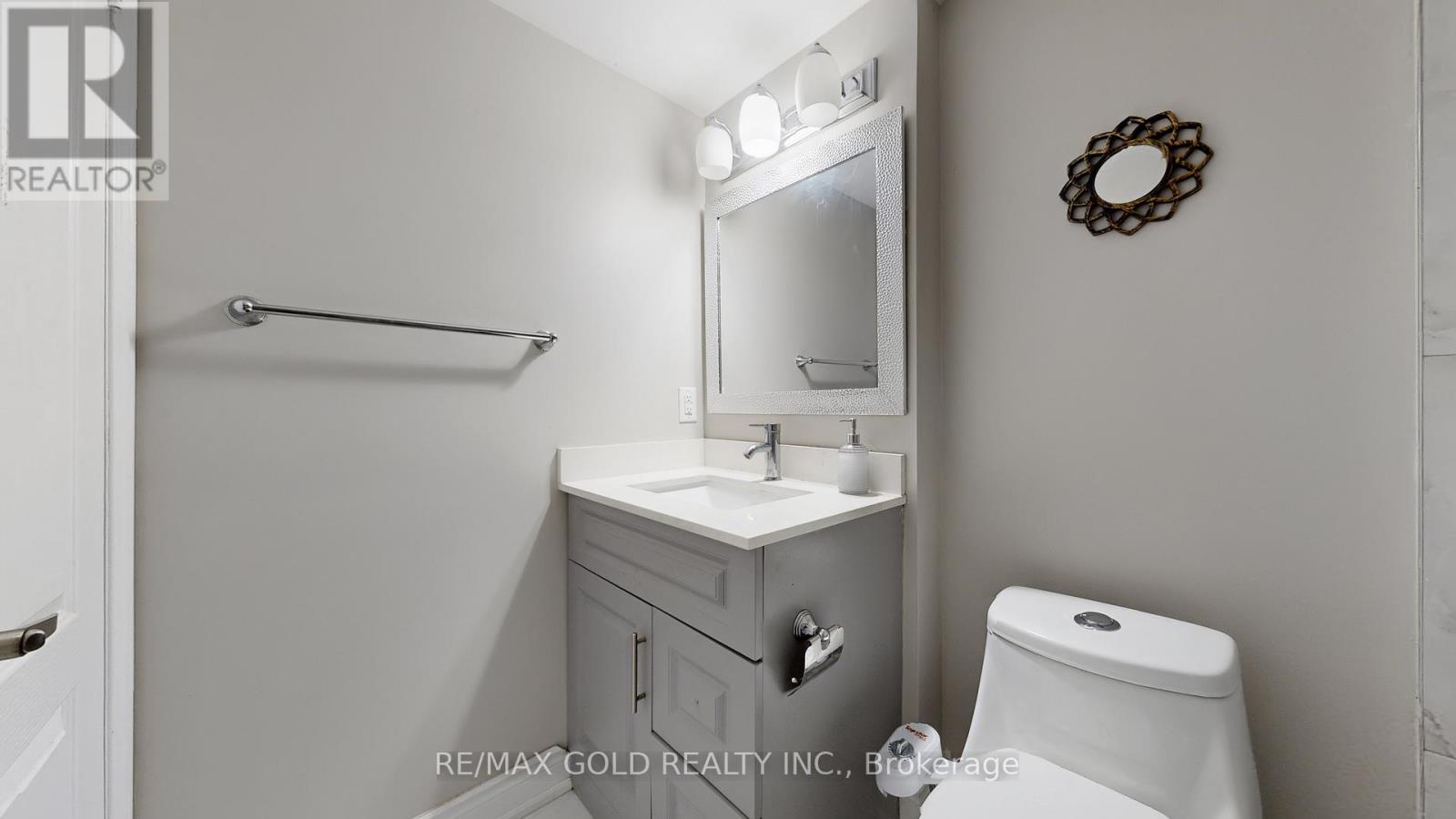 12 Glencastle Square, Brampton, Ontario  L6S 2H8 - Photo 44 - W12703906