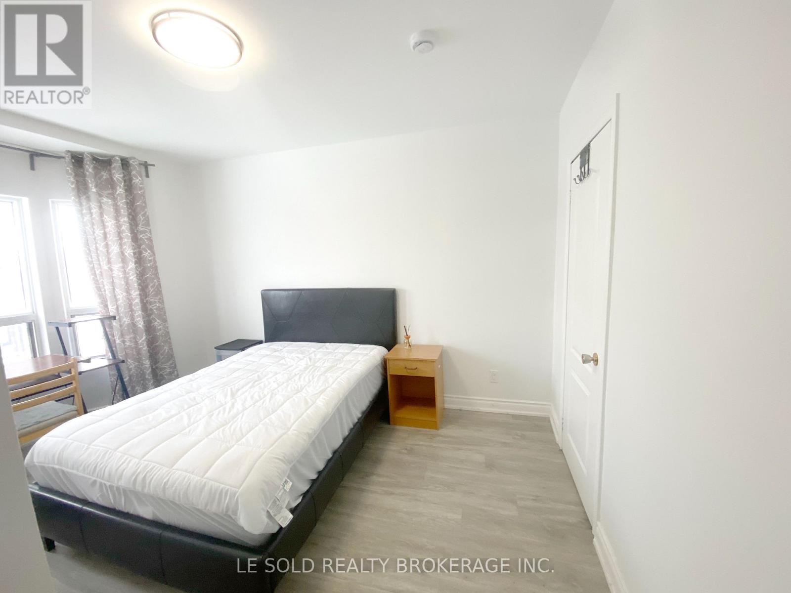 Room 202 - 81 Hallam Street, Toronto, Ontario  M6H 1W7 - Photo 6 - W12705380