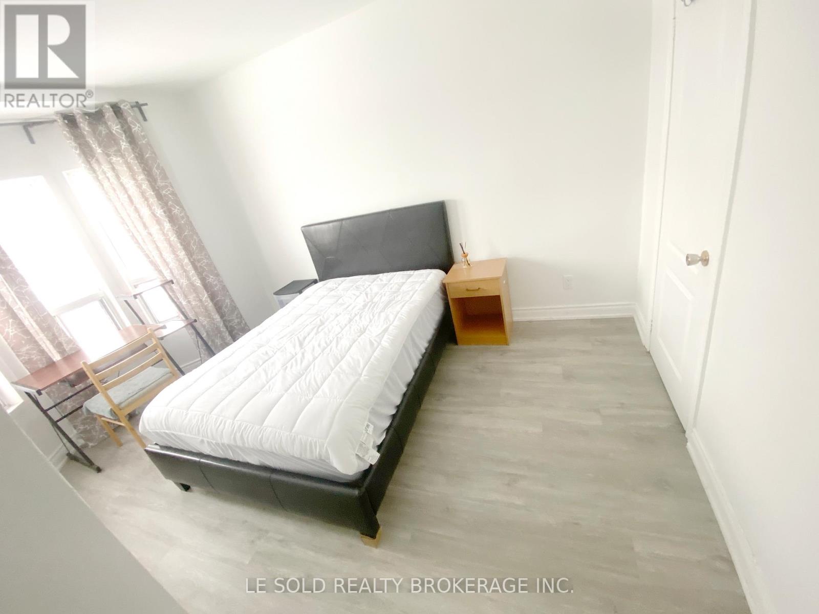 Room 202 - 81 Hallam Street, Toronto, Ontario  M6H 1W7 - Photo 7 - W12705380