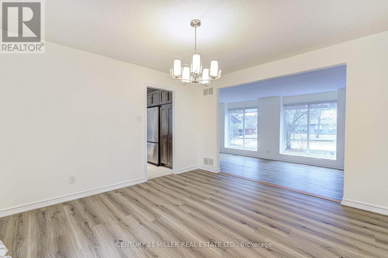 163 Castle Crescent, Oakville, Ontario  L6J 5H4 - Photo 12 - W12705390