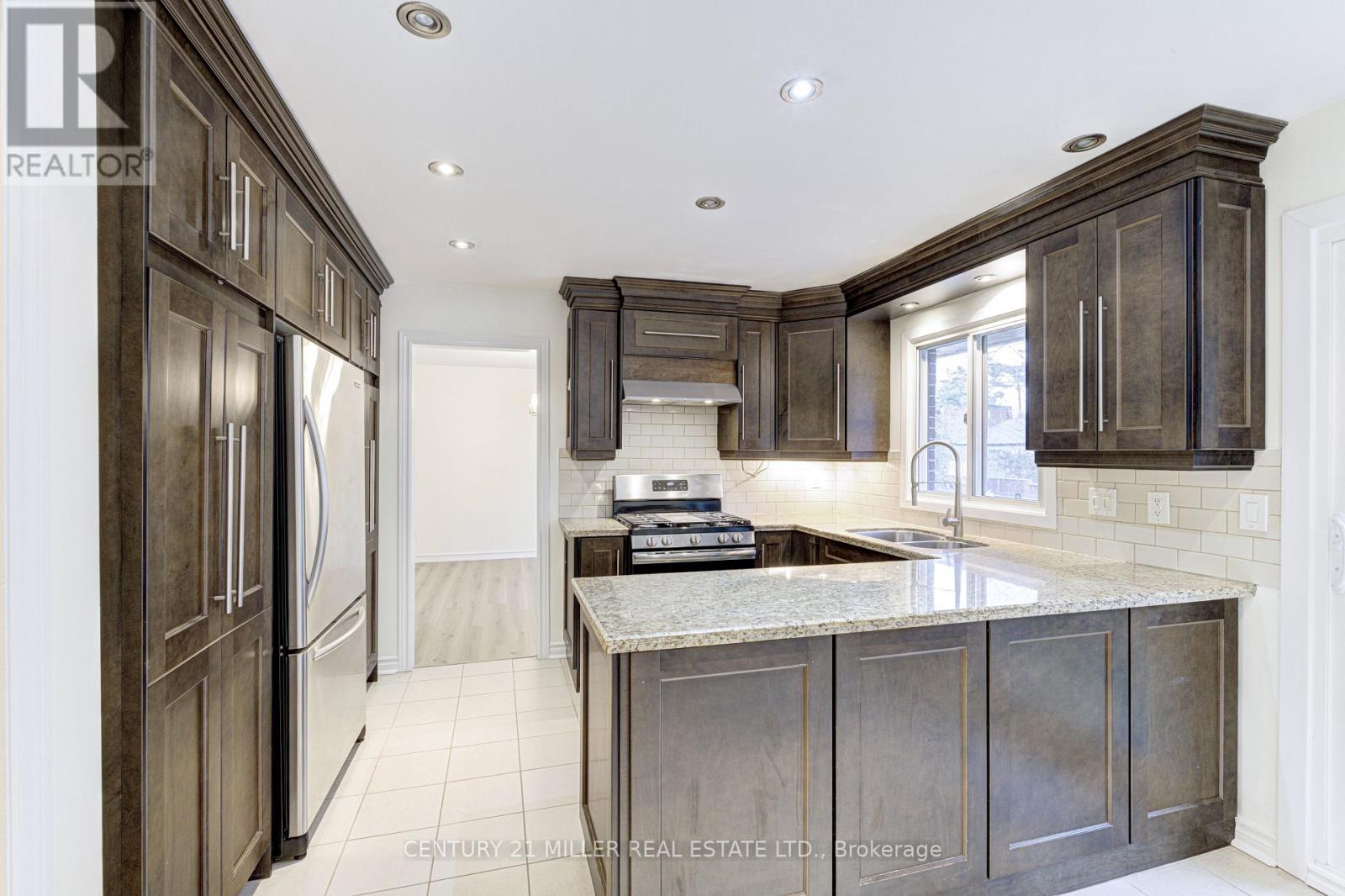 163 Castle Crescent, Oakville, Ontario  L6J 5H4 - Photo 15 - W12705390