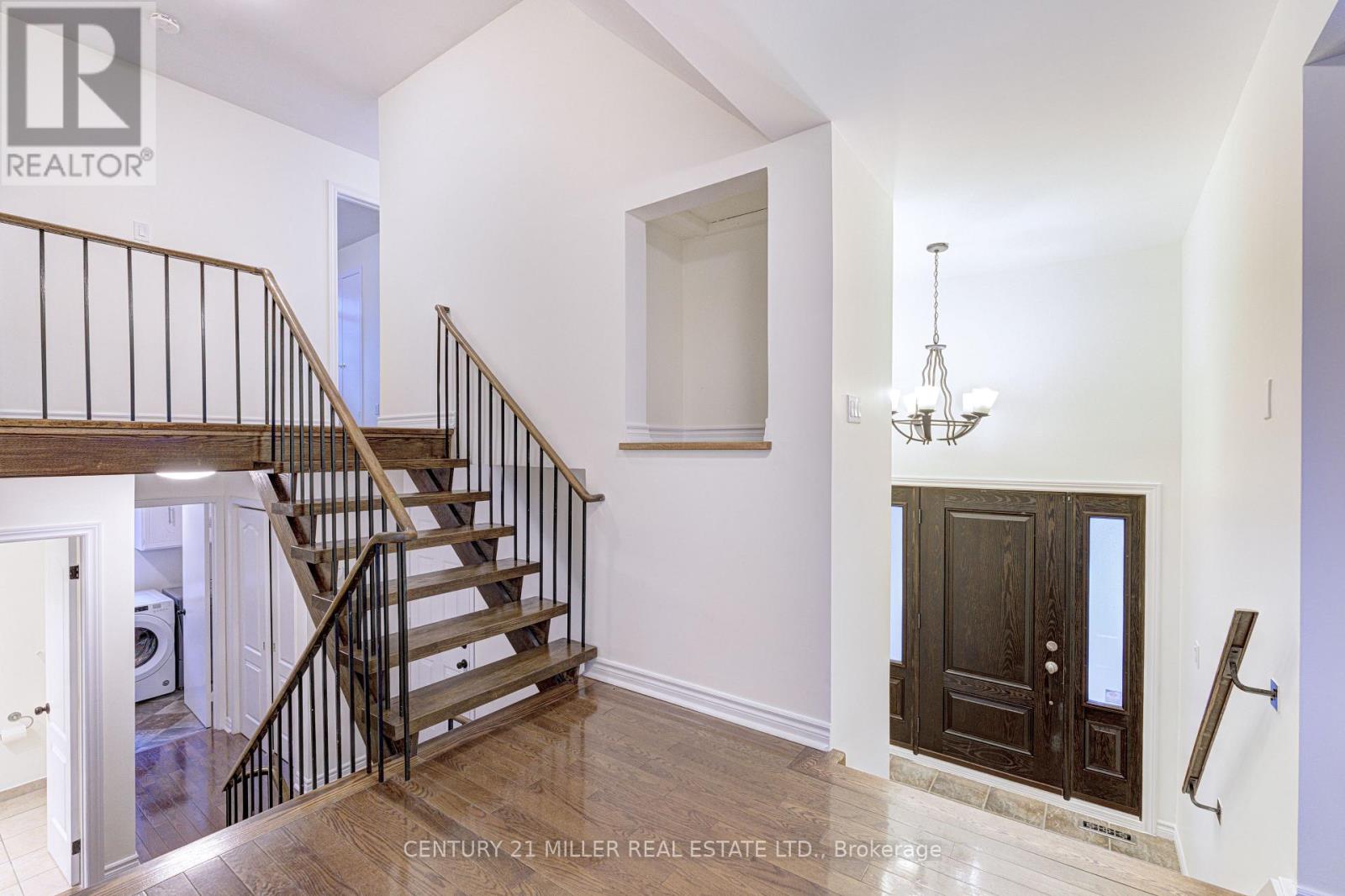 163 Castle Crescent, Oakville, Ontario  L6J 5H4 - Photo 7 - W12705390