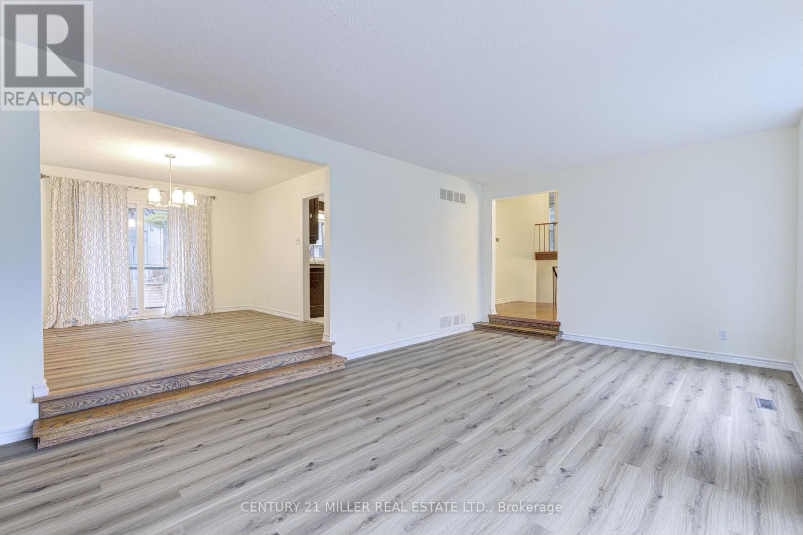 163 Castle Crescent, Oakville, Ontario  L6J 5H4 - Photo 9 - W12705390