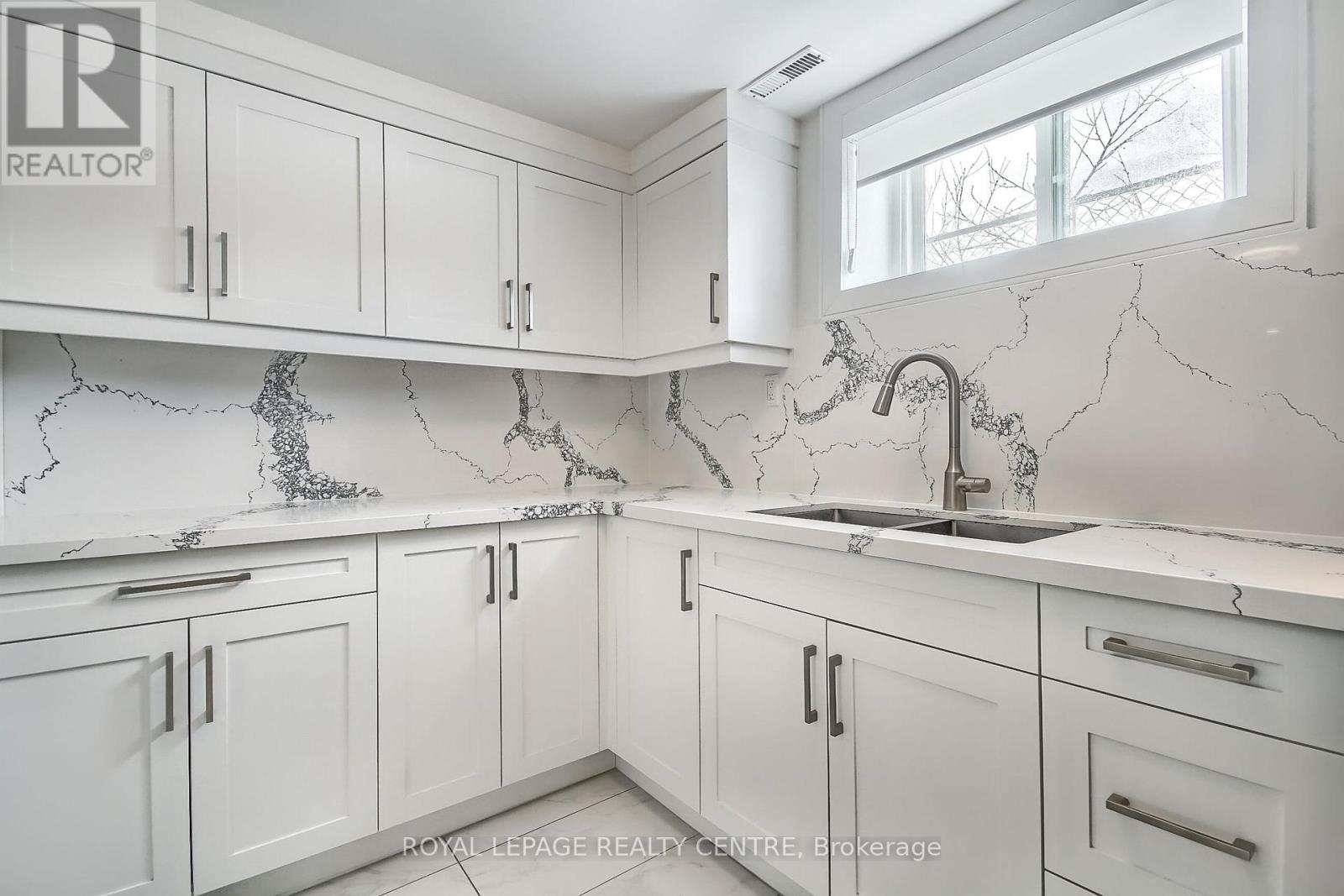 Lower - 2320 Hensall Street, Mississauga, Ontario  L5A 2S9 - Photo 15 - W12705414