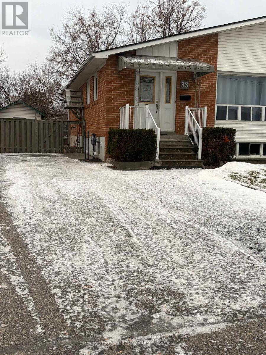 33 ASHWOOD CRESCENT, Brampton, Ontario