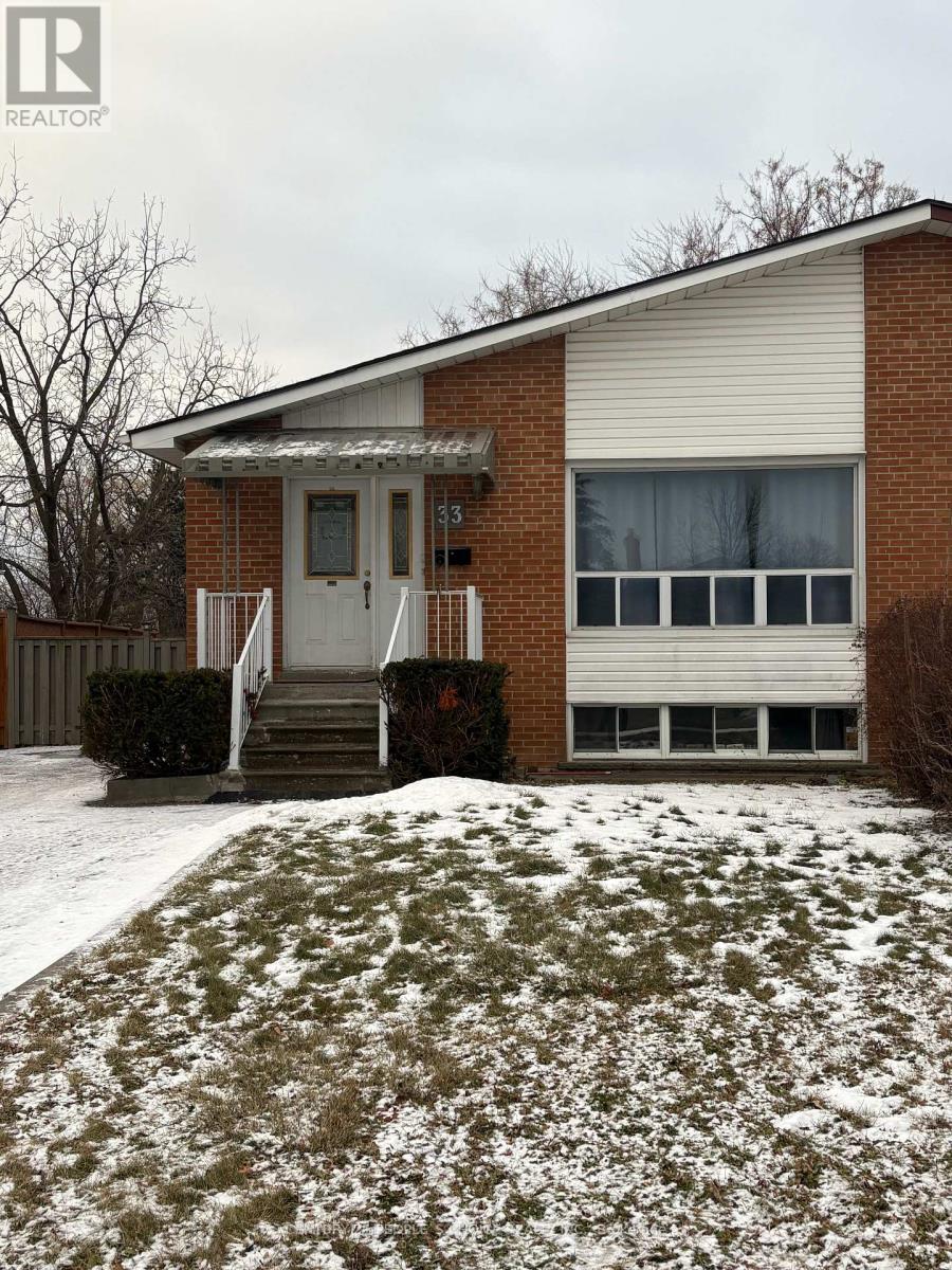 33 Ashwood Crescent, Brampton, Ontario  L6T 1M1 - Photo 2 - W12705420