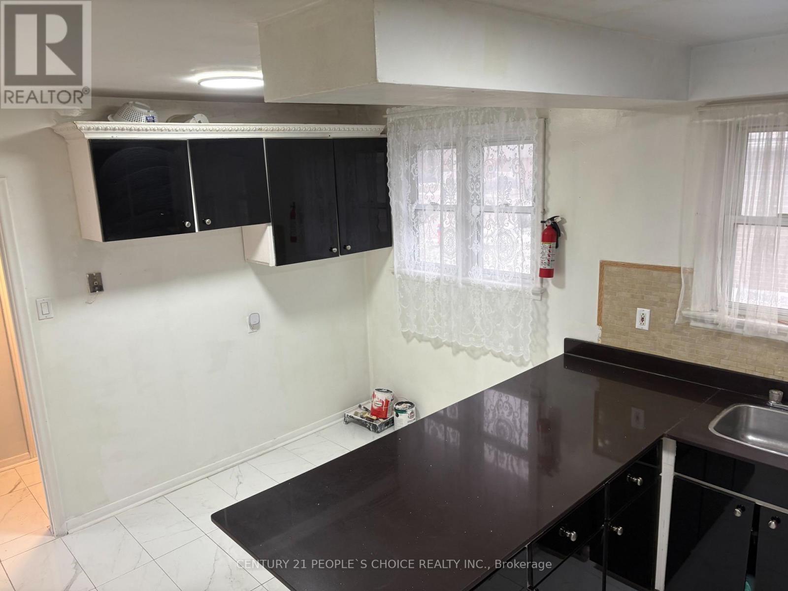 33 Ashwood Crescent, Brampton, Ontario  L6T 1M1 - Photo 5 - W12705420