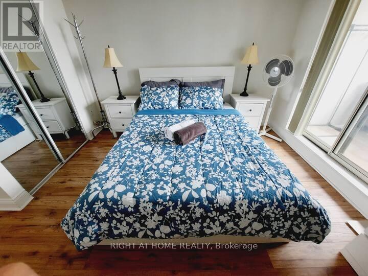 1010 - 330 Rathburn Road, Mississauga, Ontario  L5B 3Y2 - Photo 12 - W12705430