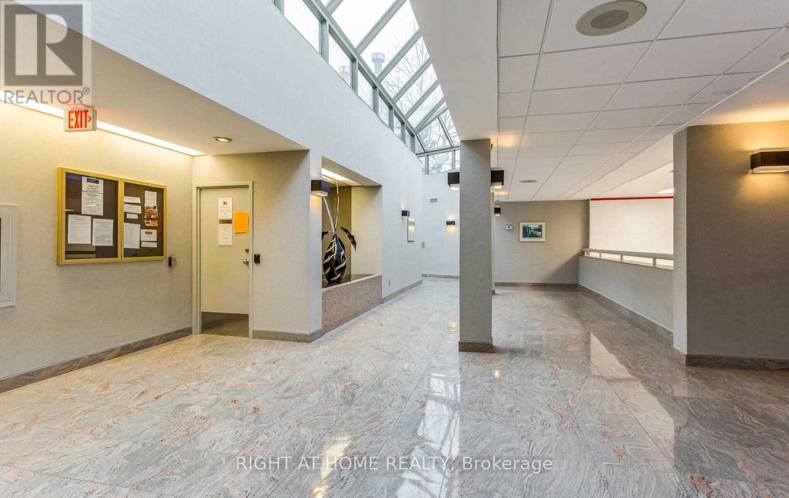 1010 - 330 Rathburn Road, Mississauga, Ontario  L5B 3Y2 - Photo 7 - W12705430