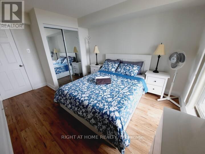 1010 - 330 Rathburn Road, Mississauga, Ontario  L5B 3Y2 - Photo 9 - W12705430