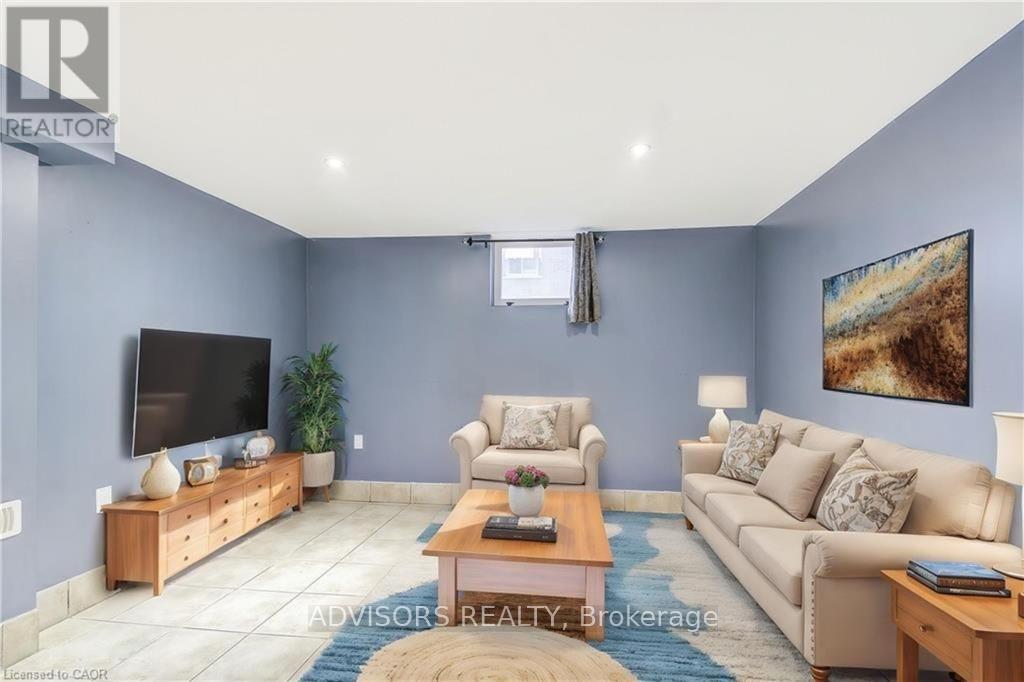 Basement - 1470 Fisher Avenue, Burlington, Ontario  L7P 2L8 - Photo 3 - W12705436