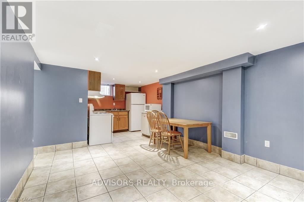 Basement - 1470 Fisher Avenue, Burlington, Ontario  L7P 2L8 - Photo 6 - W12705436