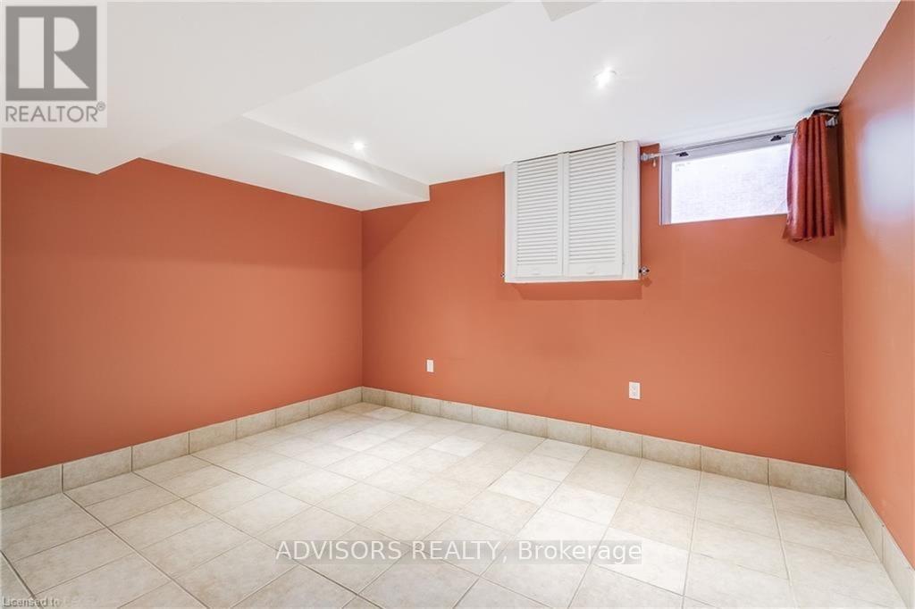 Basement - 1470 Fisher Avenue, Burlington, Ontario  L7P 2L8 - Photo 9 - W12705436