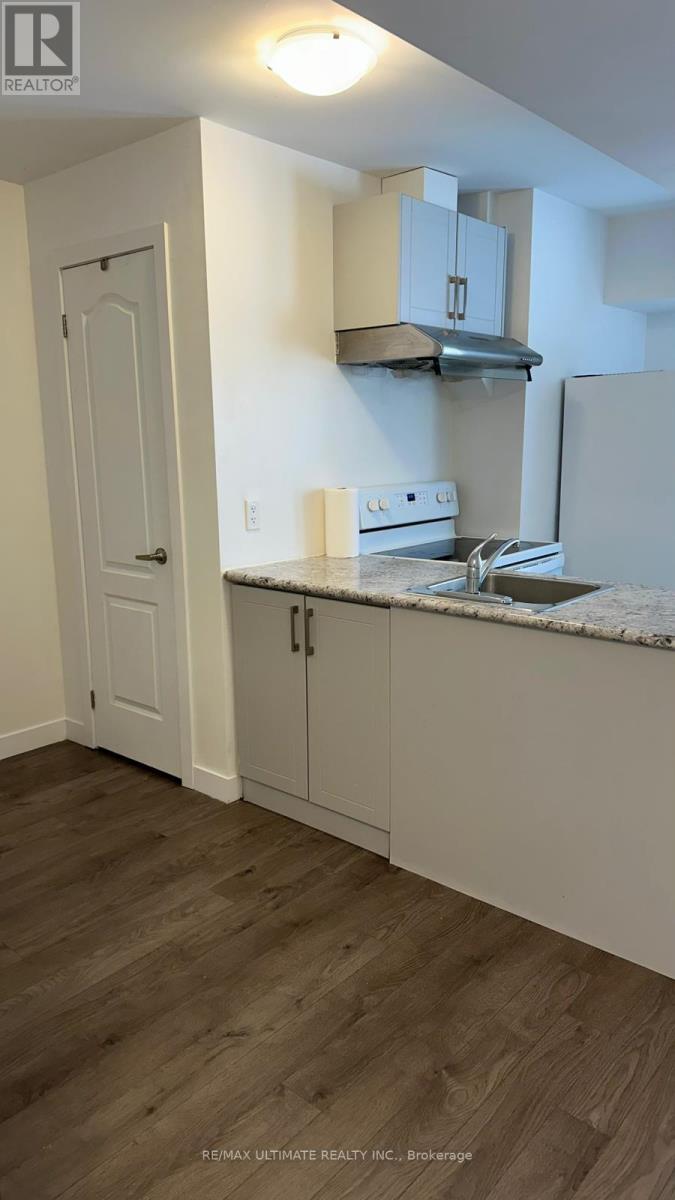 31 Denistoun Street, Welland, Ontario  L3C 0H6 - Photo 2 - X12705412