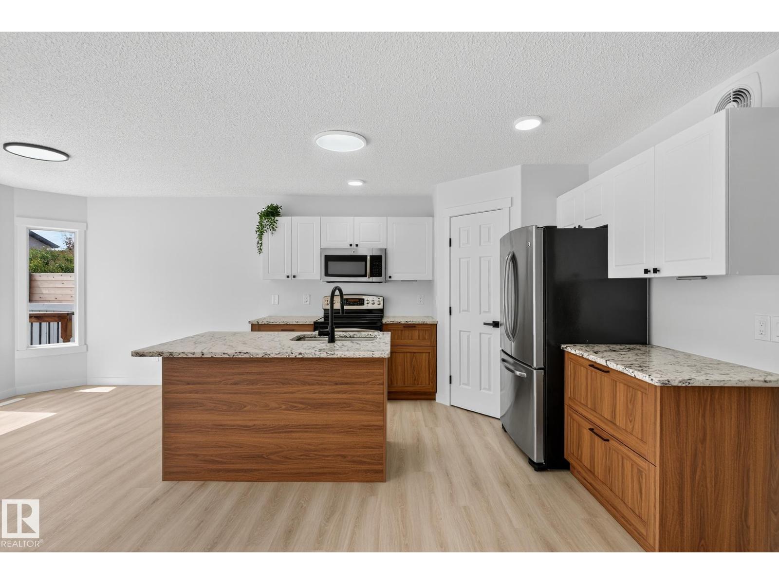 168 Ward Cr Nw, Edmonton, Alberta  T6T 1M6 - Photo 5 - E4470342