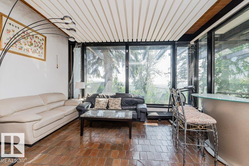 8638 Saskatchewan Dr Nw, Edmonton, Alberta  T6G 2A8 - Photo 27 - E4470343