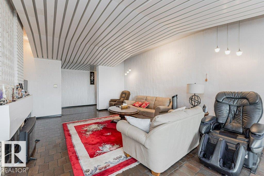 8638 Saskatchewan Dr Nw, Edmonton, Alberta  T6G 2A8 - Photo 28 - E4470343