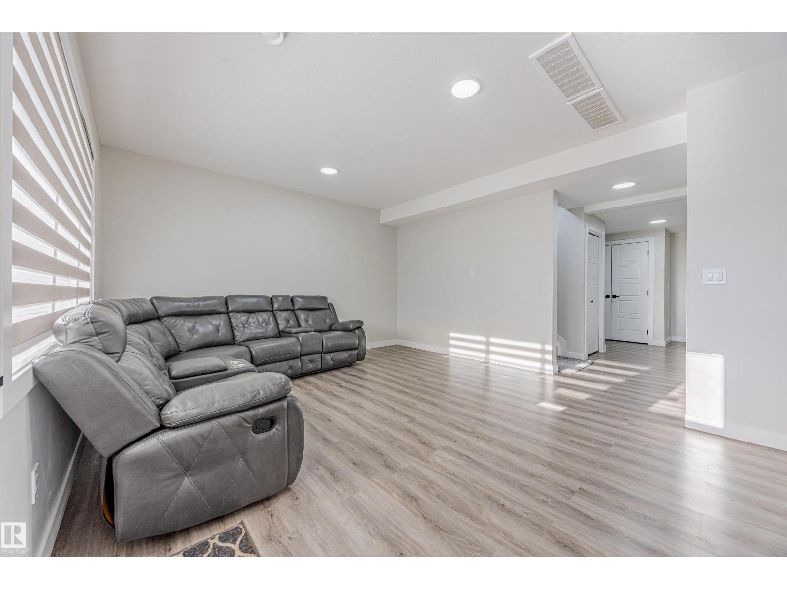 9007 181 Av Nw, Edmonton, Alberta  T5Z 0K1 - Photo 56 - E4465348