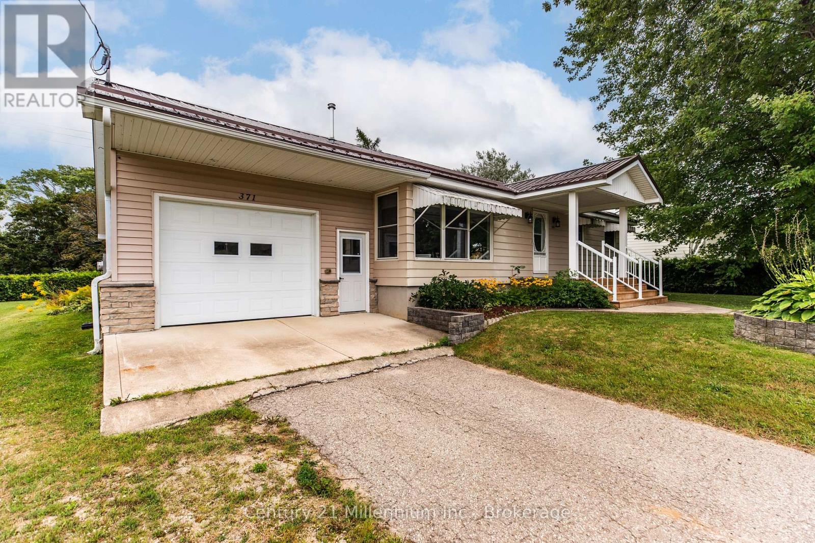 371 Hunter Street, South Bruce Peninsula, Ontario  N0H 2T0 - Photo 3 - X12703540