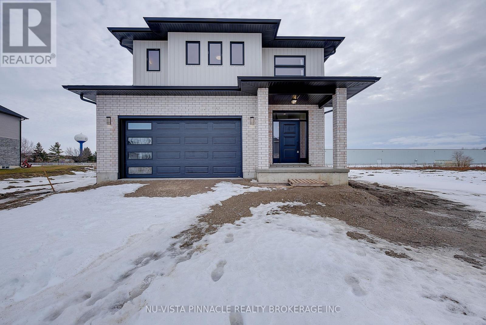 236 Greene Street, South Huron, Ontario  N0M 1S3 - Photo 2 - X12694462