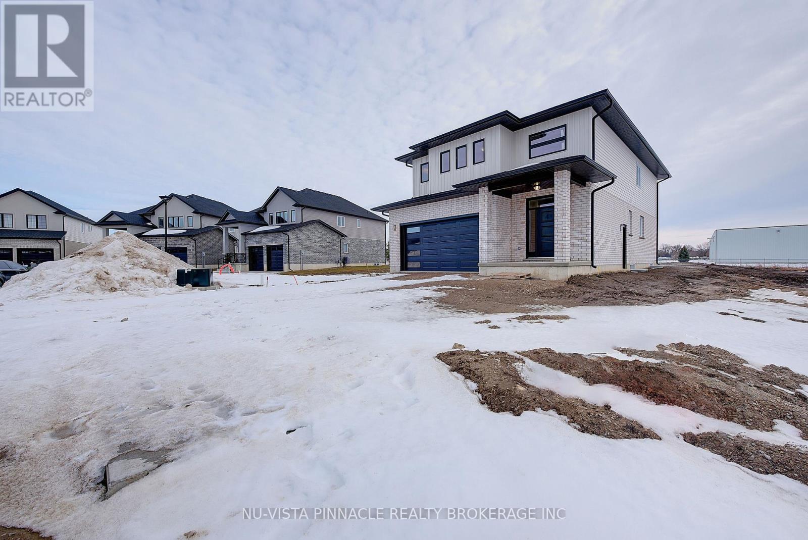 236 Greene Street, South Huron, Ontario  N0M 1S3 - Photo 3 - X12694462