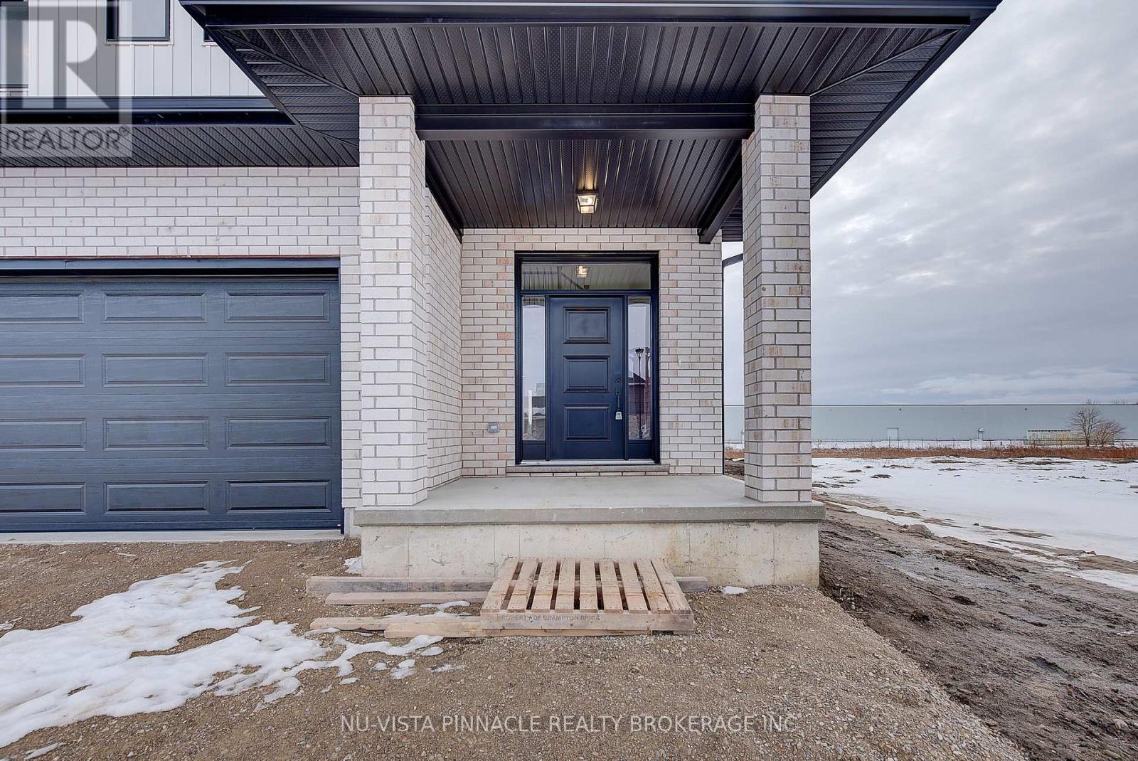 236 Greene Street, South Huron, Ontario  N0M 1S3 - Photo 5 - X12694462