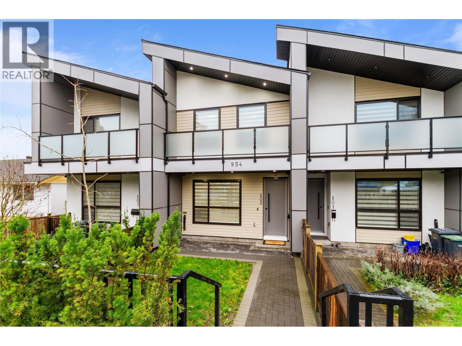 102 954 Edgar Avenue, Coquitlam, British Columbia  V3K 2J9 - Photo 2 - R3080345