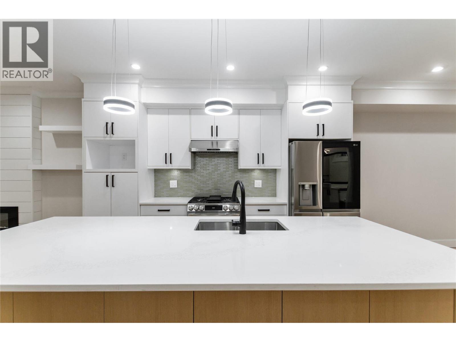 102 954 Edgar Avenue, Coquitlam, British Columbia  V3K 2J9 - Photo 8 - R3080345