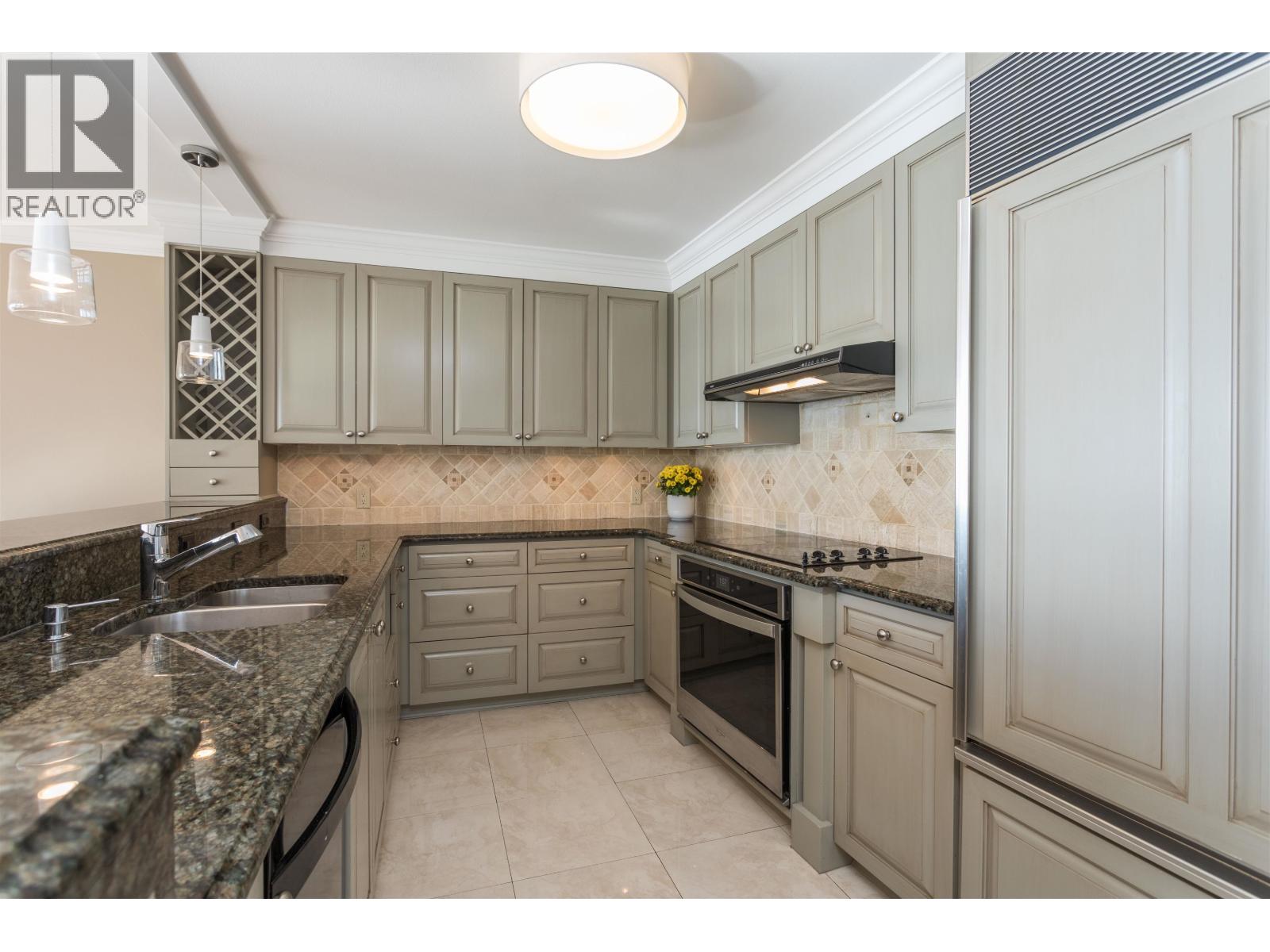 902 2135 Argyle Avenue, West Vancouver, British Columbia  V7V 1A5 - Photo 10 - R3080407