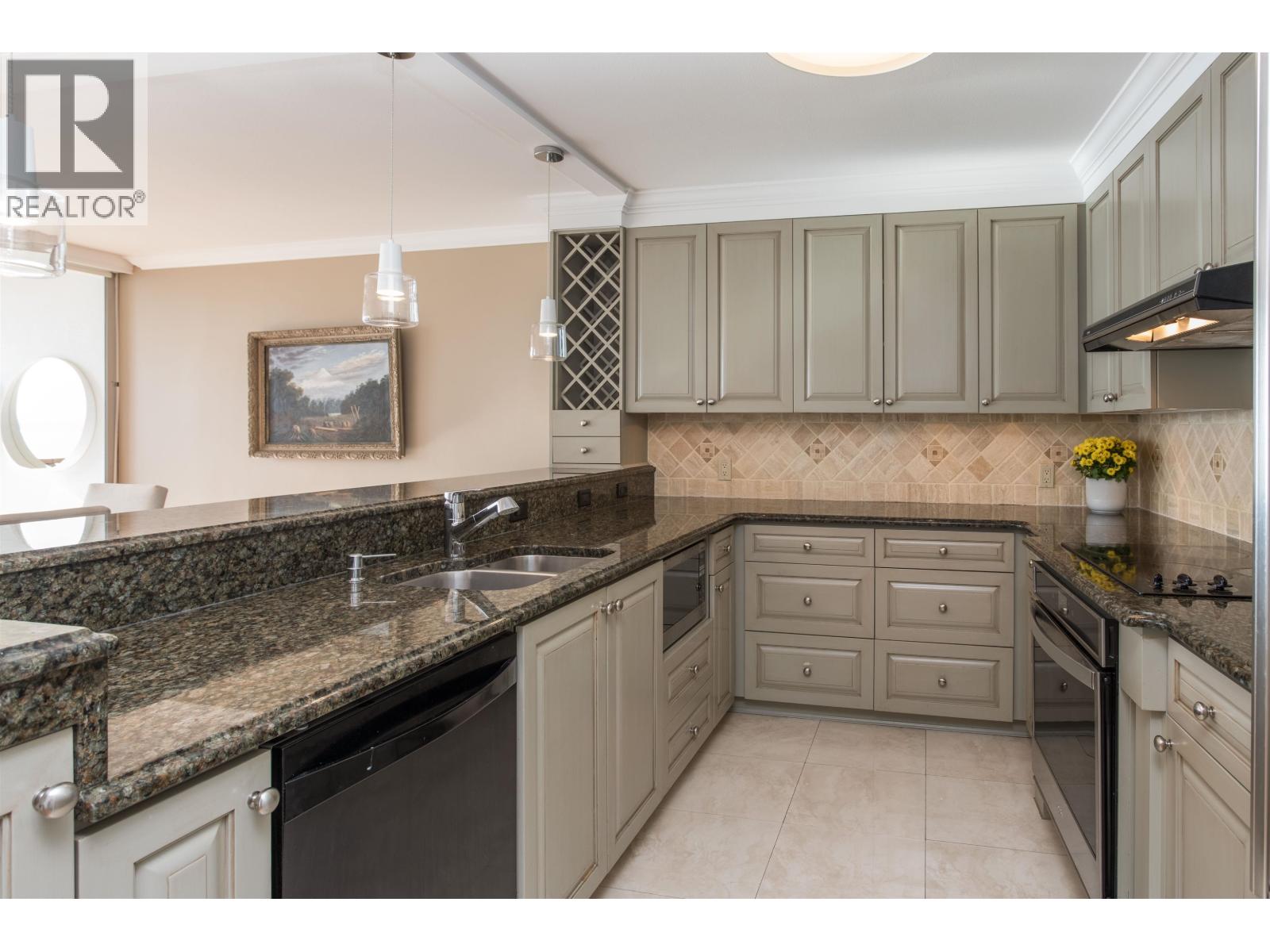 902 2135 Argyle Avenue, West Vancouver, British Columbia  V7V 1A5 - Photo 8 - R3080407