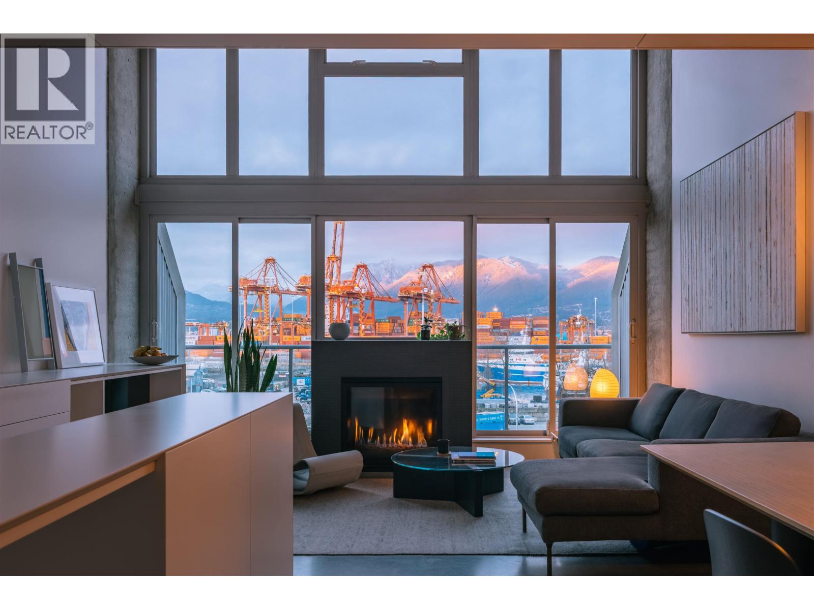 405 289 ALEXANDER STREET, Vancouver, British Columbia