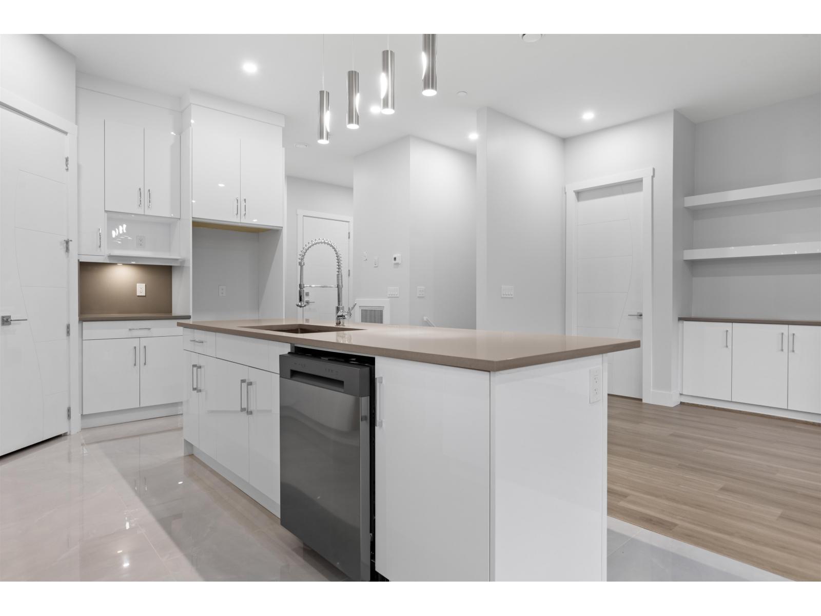 33941 Prentis Avenue, Mission, British Columbia  V2V 0G5 - Photo 2 - R3060844