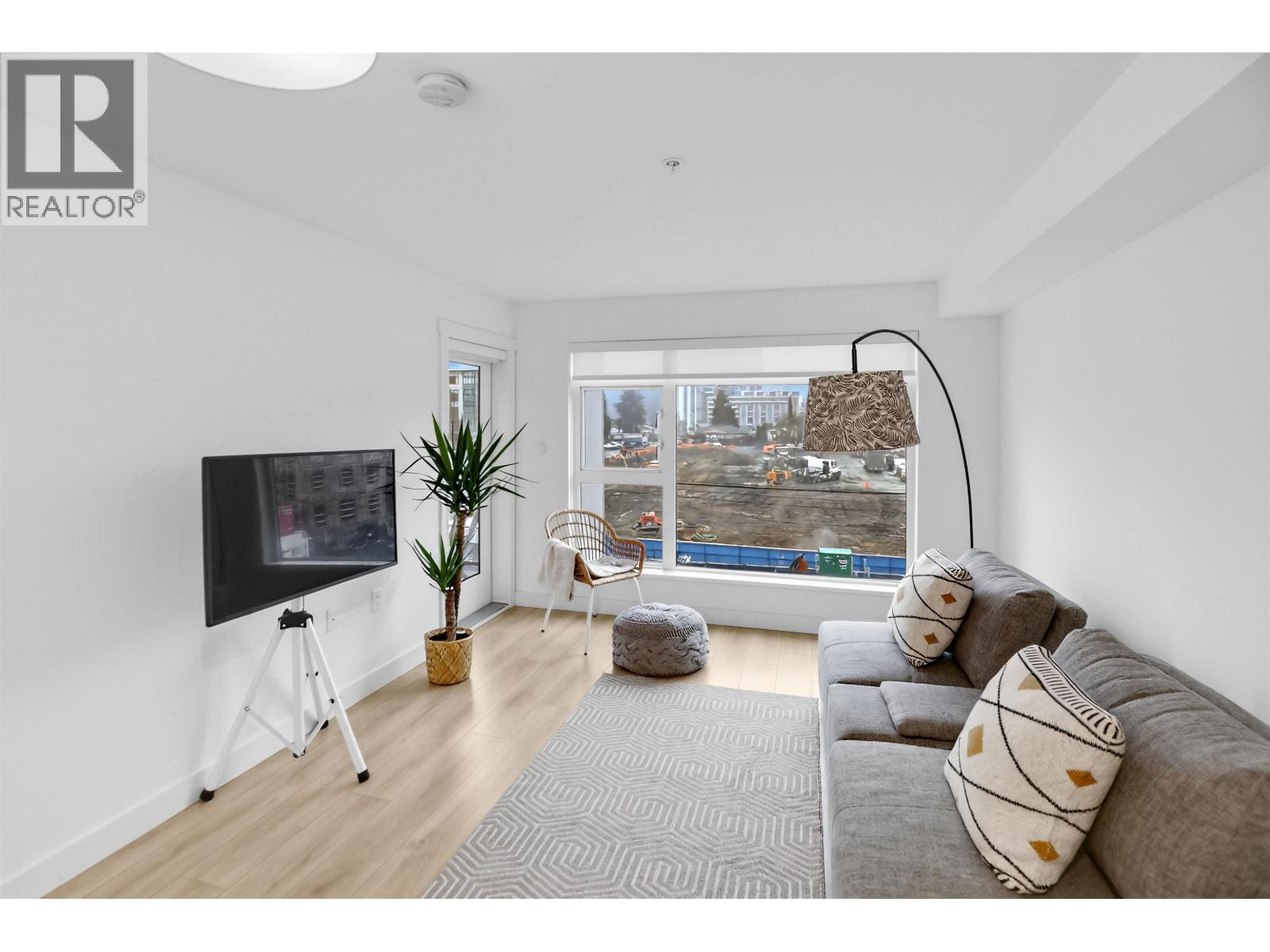 309 1519 CROWN STREET, North Vancouver, British Columbia