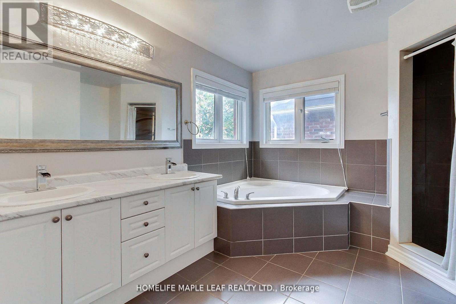 2180 Dawson Crescent, Innisfil, Ontario  L9S 0H1 - Photo 17 - N12705444