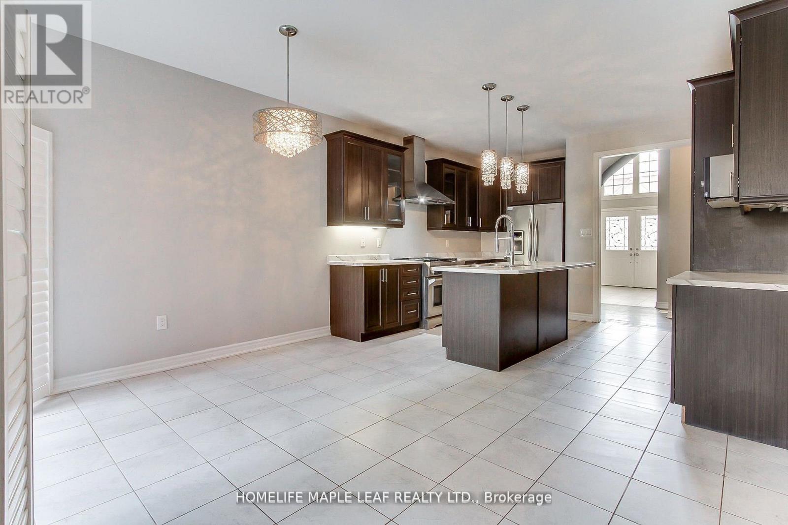 2180 Dawson Crescent, Innisfil, Ontario  L9S 0H1 - Photo 2 - N12705444