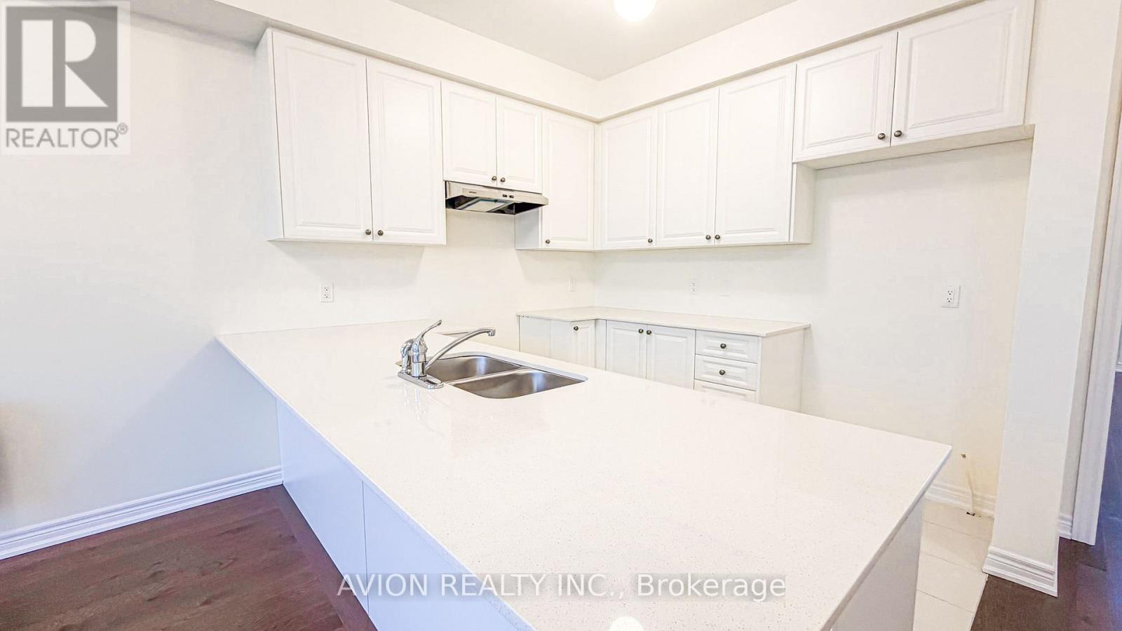 131 Vine Cliff Boulevard, Markham, Ontario  L6C 3T5 - Photo 6 - N12705460