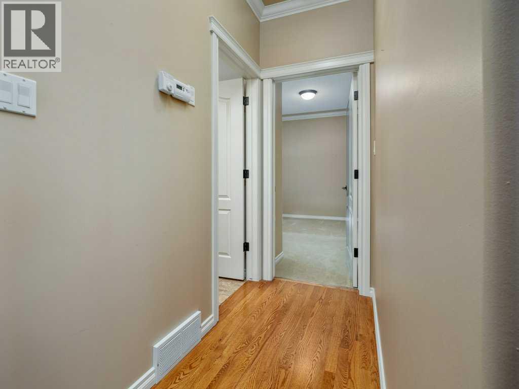 21 Fairmont Park Landing S, Lethbridge, Alberta  T1K 7L1 - Photo 37 - A2275687