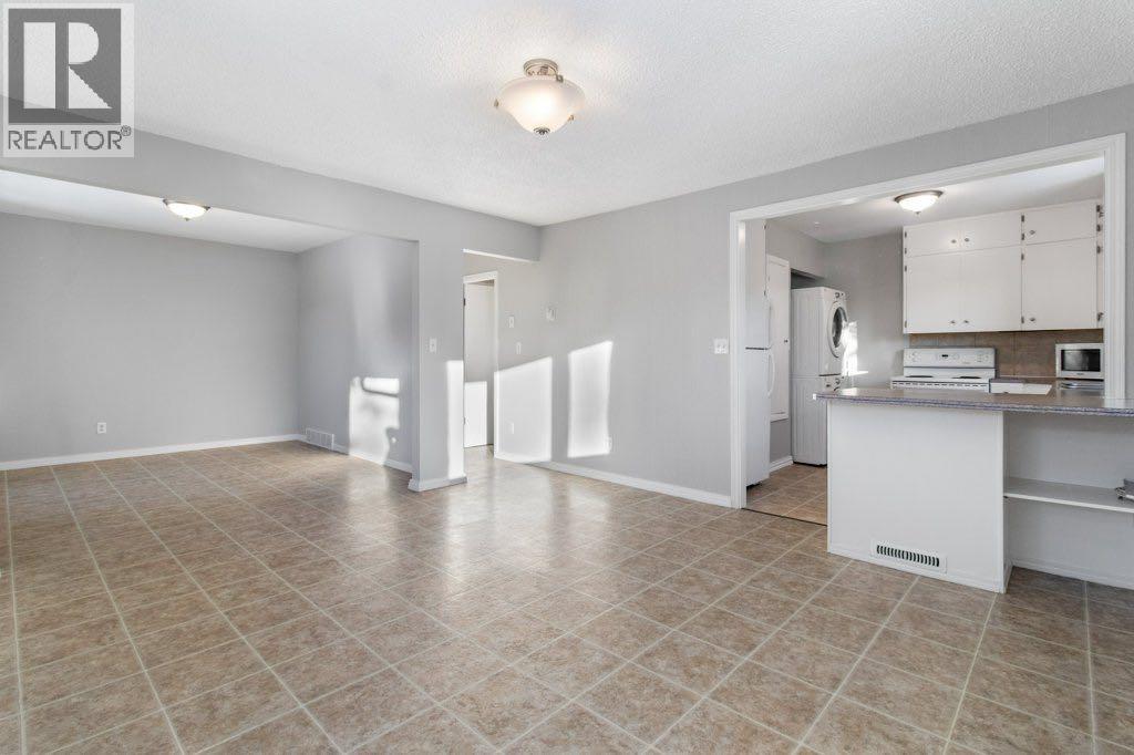 3738 46 Street, Red Deer, Alberta  T4N 1L6 - Photo 6 - A2278168