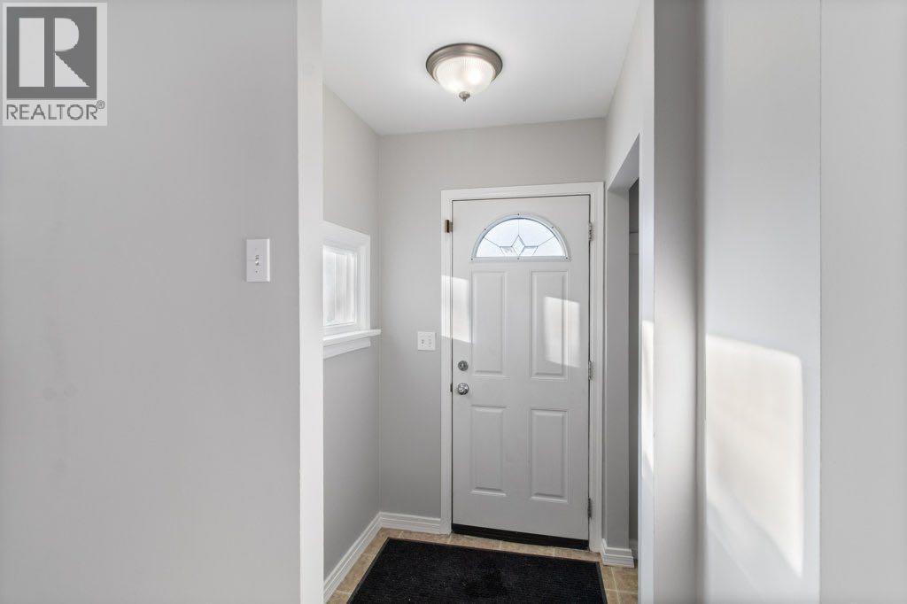 3738 46 Street, Red Deer, Alberta  T4N 1L6 - Photo 5 - A2278168