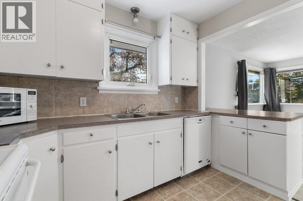 3738 46 Street, Red Deer, Alberta  T4N 1L6 - Photo 10 - A2278168