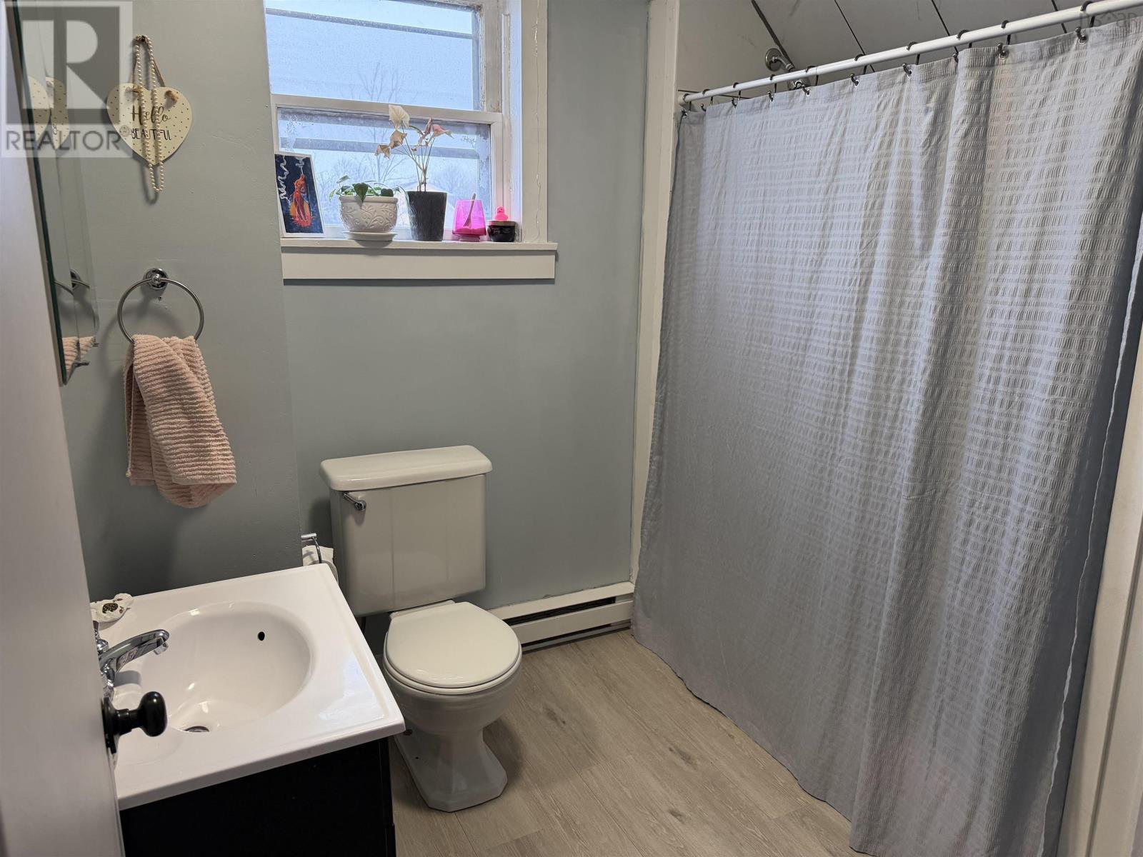 32 Emmanuel Street, Stellarton, Nova Scotia  B0K 1S0 - Photo 14 - 202601018