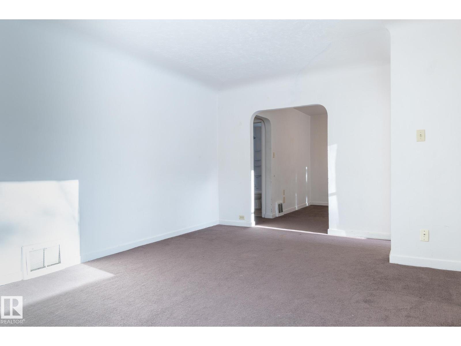 11234 71 Av Nw Nw, Edmonton, Alberta  T6G 0A6 - Photo 4 - E4469806