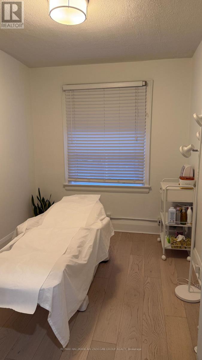 2nd Level - 728 St Clair Avenue W, Toronto, Ontario  M6C 1B3 - Photo 10 - C12705512