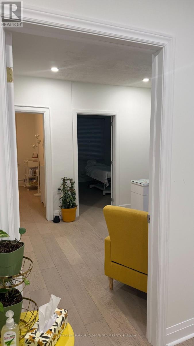 2nd Level - 728 St Clair Avenue W, Toronto, Ontario  M6C 1B3 - Photo 2 - C12705512