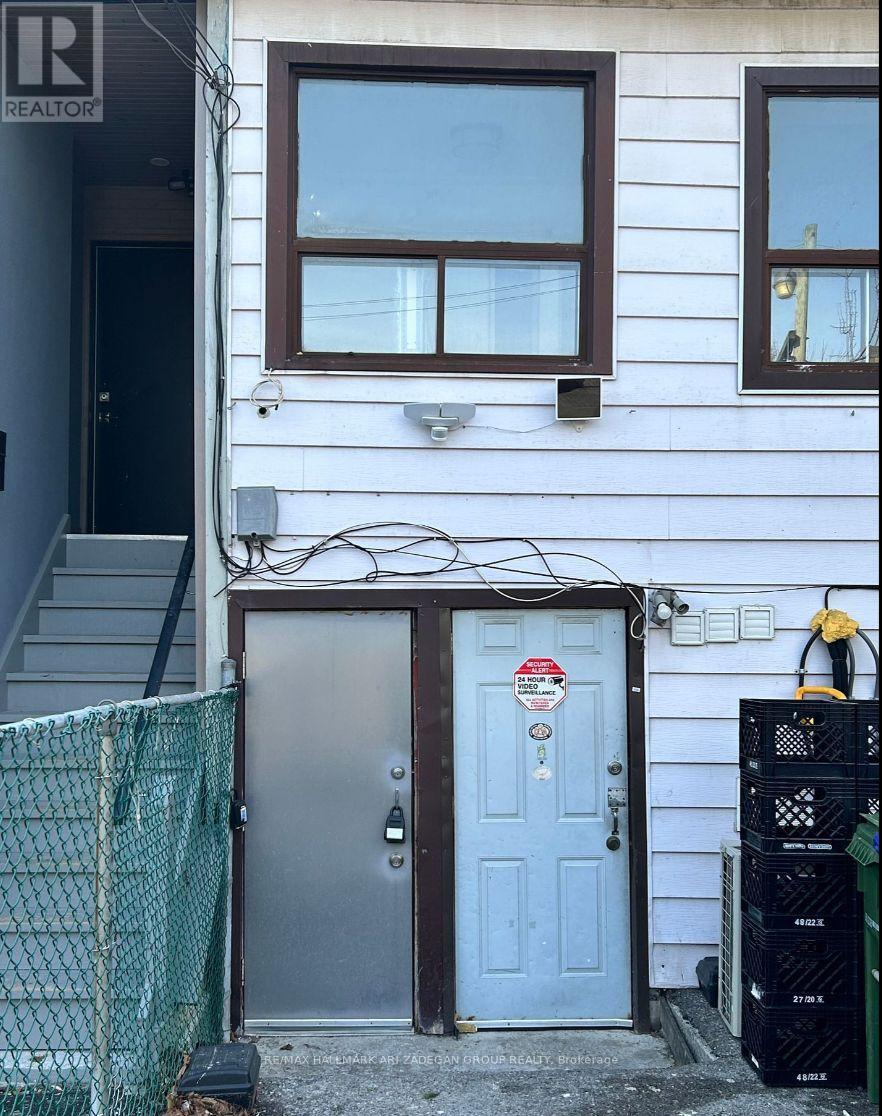 2nd Level - 728 St Clair Avenue W, Toronto, Ontario  M6C 1B3 - Photo 8 - C12705512