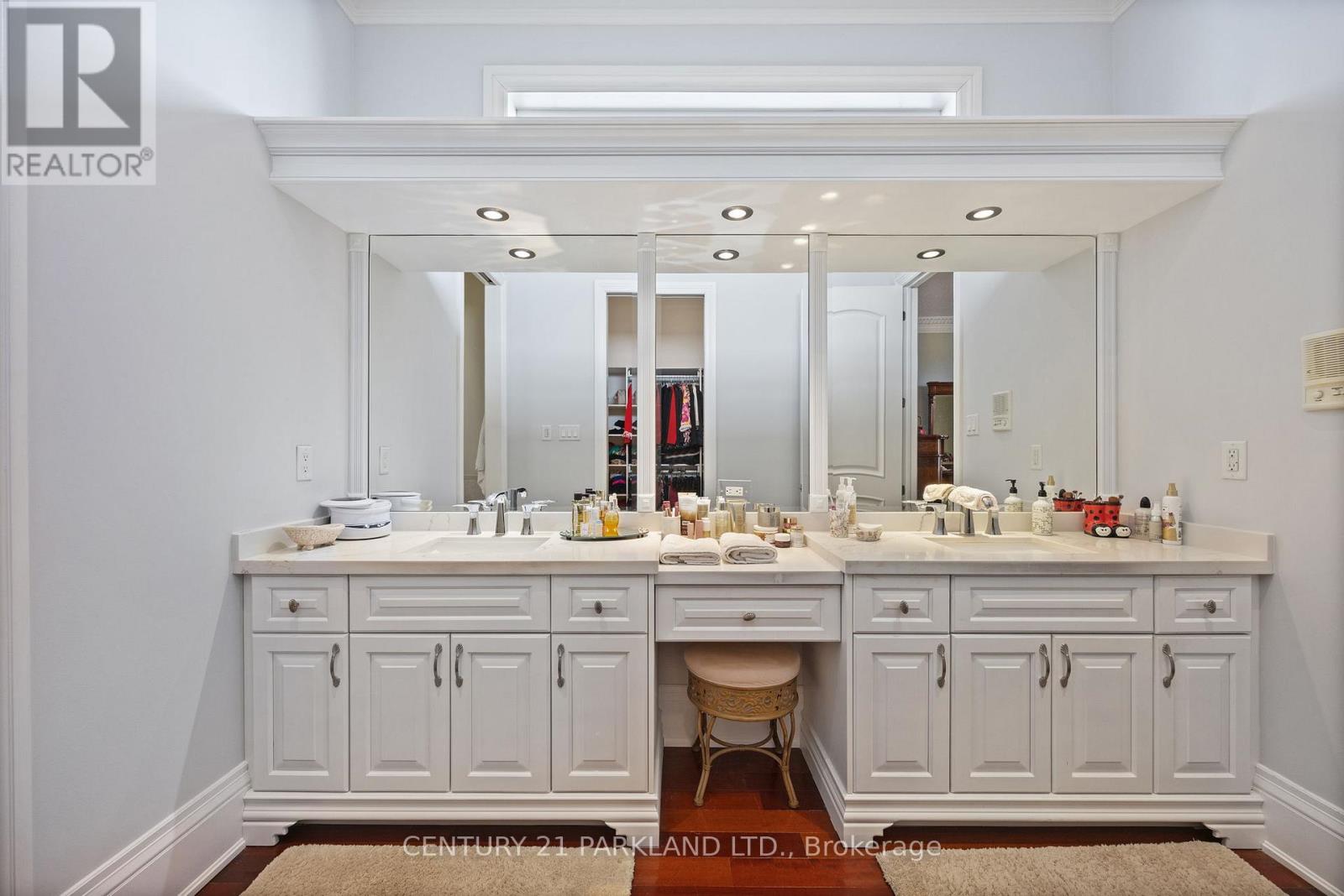 16 Boyle Drive, Richmond Hill, Ontario  L4C 6C9 - Photo 10 - N12705486