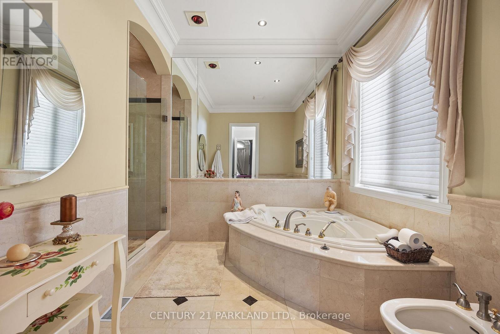 16 Boyle Drive, Richmond Hill, Ontario  L4C 6C9 - Photo 12 - N12705486